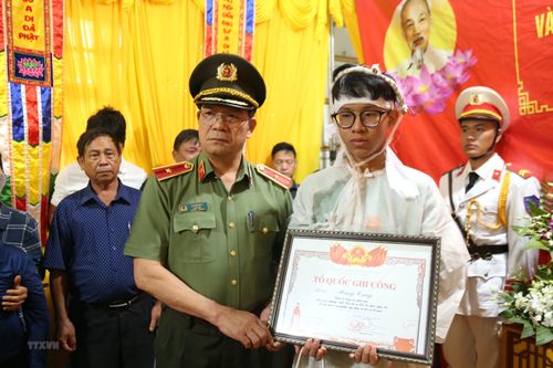Truy điệu, trao Bằng Tổ quốc ghi công cho 6 liệt sỹ ở Đắk Lắk