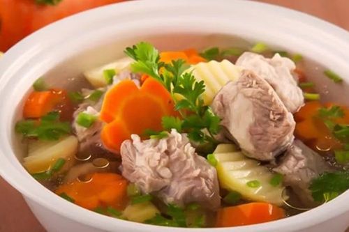 Nấu canh xương làm thêm bước này hết sạch mùi hôi: Canh trong veo thơm ngọt, không bị đục nước