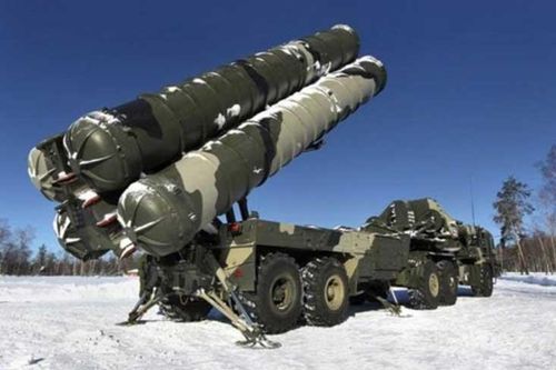 Clip: Sức mạnh của tổ hợp tên lửa S-400 Triumph 'vệ binh bầu trời Nga'