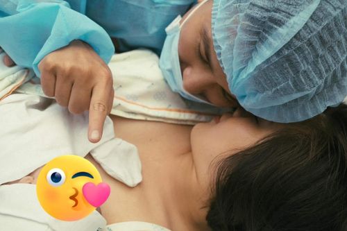 Liêu Hà Trinh hé lộ thêm thông tin về quý tử vừa chào đời, cân nặng nhóc tỳ khiến khán giả bất ngờ