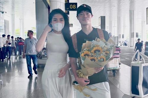Cận cảnh nhan sắc xinh đẹp của em gái Văn Toàn khiến fans 'săn tìm'