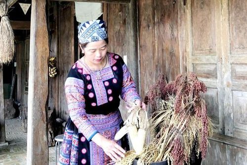 'Làm du lịch để tăng thu nhập cho bản thân và bà con'