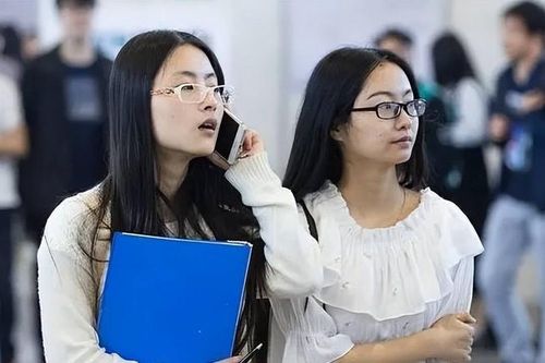 6 biểu hiện sẽ khiến bạn trông yếu đuối, dễ bị bắt nạt
