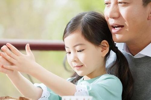 Cha mẹ sử dụng 10 cụm từ khi nói chuyện, con sẽ thay đổi không ngờ