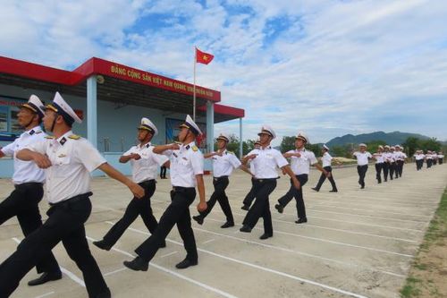 Bộ tư lệnh Vùng 4 Hải quân kiểm tra đơn vị vững mạnh toàn diện 'mẫu mực tiêu biểu' tại Lữ đoàn 957
