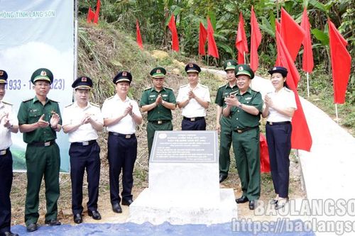 Khánh thành đường lên cột mốc 1083