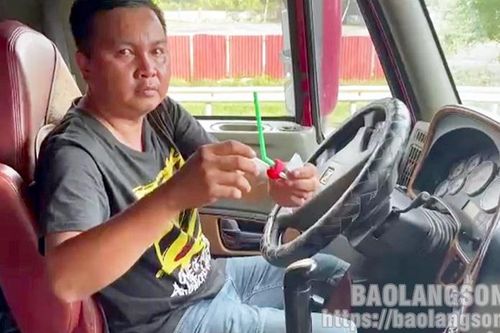 Tước giấy phép lái xe 23 tháng, xử phạt 35 triệu đồng đối với lái xe đầu kéo dương tính với chất ma túy