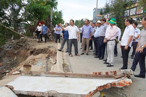 Long An: Chỉ đạo xử lý, khắc phục hậu quả tình trạng sạt lở bờ sông