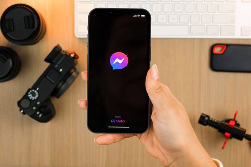 Người dùng bối rối với tính năng 'điểm danh' trên Messenger