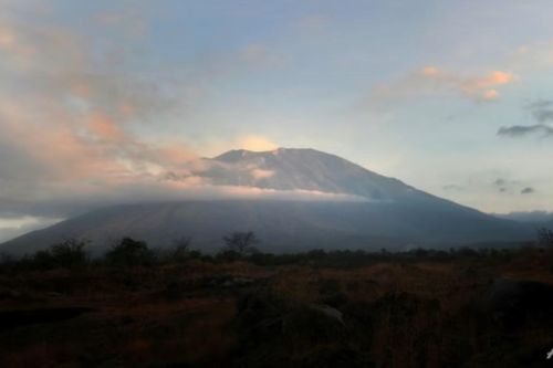 Indonesia cân nhắc việc cấm mọi người leo núi ở Bali