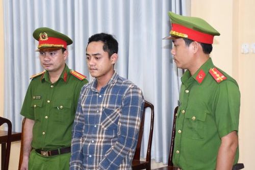 Khởi tố, bắt tạm giam đối tượng đập xe cấp cứu ở Trà Vinh
