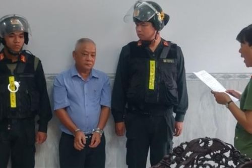 Khám xét nhà riêng nguyên Trưởng phòng Kiểm sát điều tra án kinh tế chức vụ