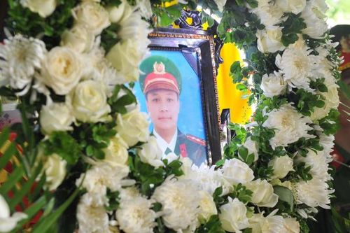 Truy tặng và trao tặng Huy hiệu 'Tuổi trẻ dũng cảm' cho 5 CBCS hy sinh, bị thương tại Đắk Lắk