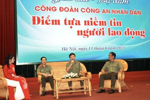 Công đoàn CAND tạo hành lang pháp lý bảo vệ người lao động trực tiếp, từ sớm, từ xa