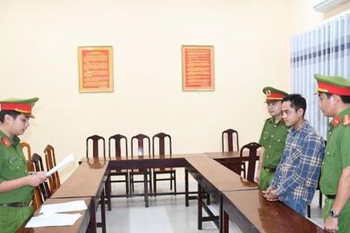 Bắt giam đối tượng chạy theo đập phá xe cứu thương đang chở bệnh nhân