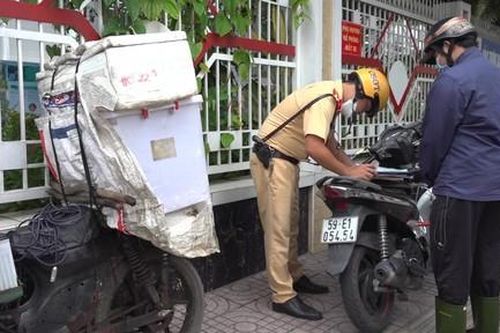 Phát huy vai trò nòng cốt trong xây dựng quận Phú Nhuận an toàn giao thông