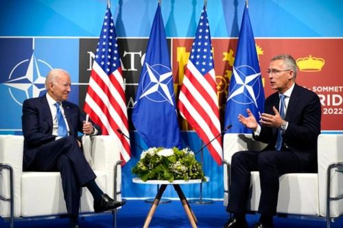 Tổng thống Biden đột ngột làm tiểu phẫu rút tủy răng, hoãn cuộc họp với NATO