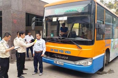 Vì sao ít doanh nghiệp vận tải tự đo nồng độ cồn lái xe?