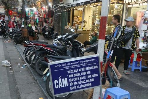 Hà Nội: Xử lý hàng trăm điểm trông giữ xe không phép