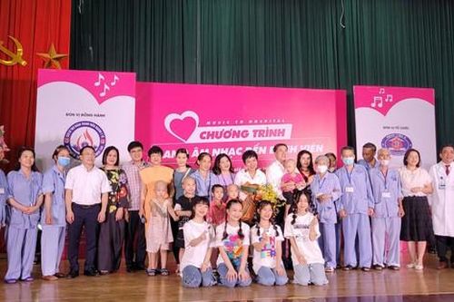 'Mang âm nhạc đến bệnh viện' tiếp thêm sức mạnh cho bệnh nhân