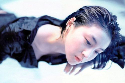 Ngọc nữ Nhật Bản bị gỡ bỏ hình ảnh sau khi thú nhận ngoại tình đầu bếp