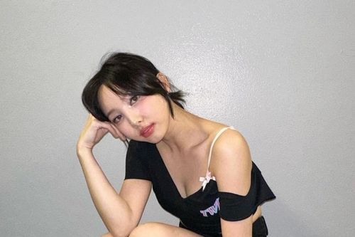 Hình ảnh gợi cảm của Nayeon