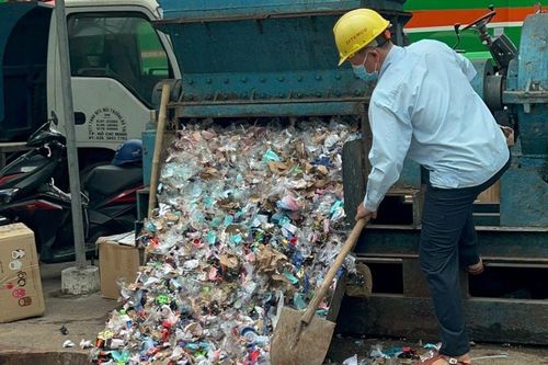 Tiêu hủy gần 2.700 sản phẩm không rõ nguồn gốc tại TP Hồ Chí Minh