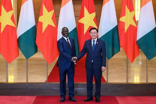 Chủ tịch Quốc hội Vương Đình Huệ chủ trì lễ đón Chủ tịch Quốc hội Cộng hòa Bờ Biển Ngà