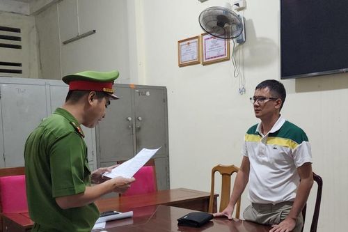 Khởi tố, bắt tạm giam đối tượng lập Công ty ma để buôn lậu