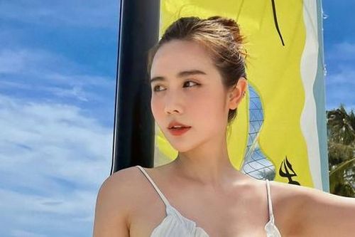 Mặc táo bạo đón sinh nhật, Huyền Lizzie lộ dấu vết khó hiểu ở vùng nhạy cảm