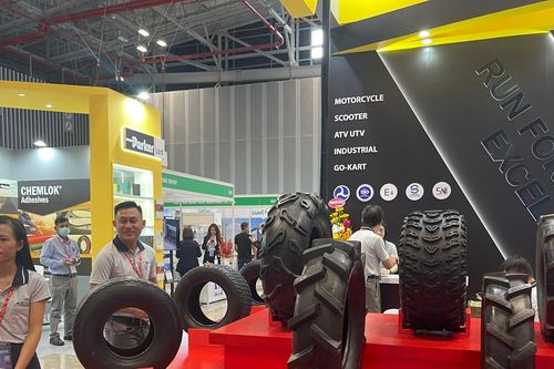 Khai mạc triển lãm nông nghiệp, sơn, cao su
