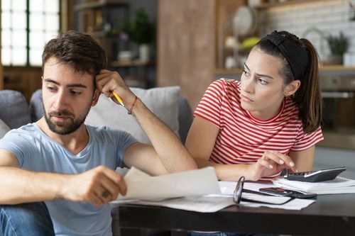 Đây là nguyên nhân đàn ông lo lắng khi vợ kiếm nhiều tiền hơn