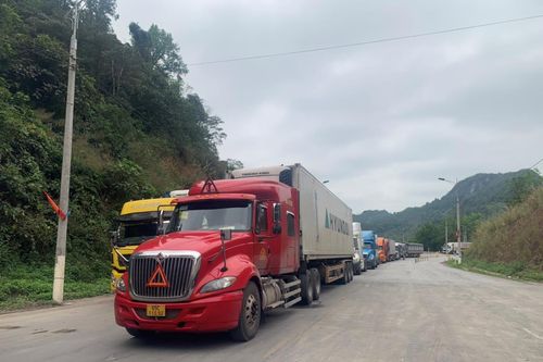 Gỡ rào cản, thúc đẩy xuất khẩu nông sản qua cửa khẩu Việt - Trung