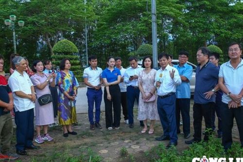 Hội Nhà báo các tỉnh phía Nam thăm di tích lịch sử quốc gia Trường dạy làm báo Huỳnh Thúc Kháng