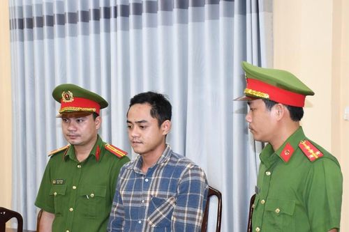 Khởi tố đối tượng 'hung hãn' đập, phá xe cấp cứu vì bực tức tiếng còi ưu tiên