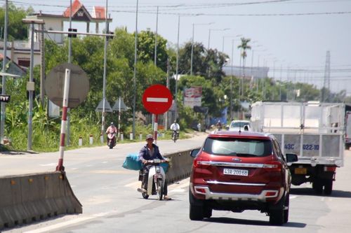 Những nút giao tiềm ẩn tai nạn trên Quốc lộ 1 qua Quảng Ngãi