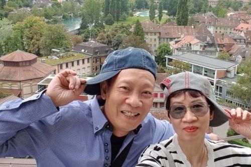 U70, MC Lại Văn Sâm vẫn cực trẻ và tình bên người vợ kín tiếng