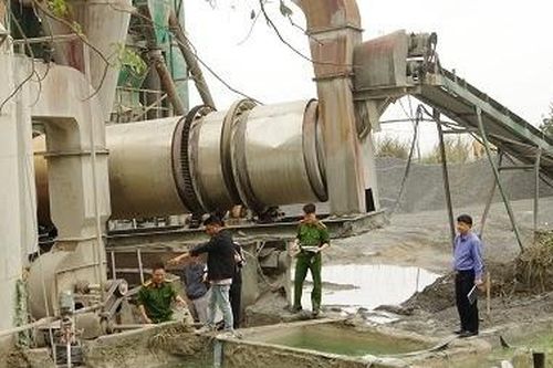 Công ty ở Hà Nam xả gần 412 tấn chất thải chưa qua xử lý ra môi trường