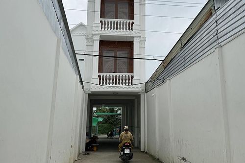 Sự thật về căn nhà không tầng trệt, có 'đường xuyên qua' ở Cần Thơ