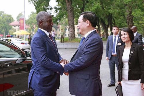 Chủ tịch Quốc hội đón và hội đàm với Chủ tịch Quốc hội Bờ Biển Ngà