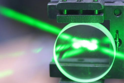 Loại keo siêu rẻ của Trung Quốc có thể vô hiệu hóa vũ khí laser giá triệu USD