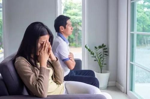 Chồng đòi ly hôn khi mẹ chồng vừa mất, anh nói một câu khiến tôi cay đắng, bất lực đồng ý
