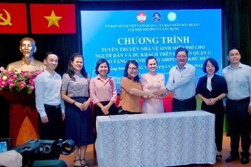 Tuyên truyền chương trình nhà vệ sinh miễn phí cho người dân, du khách