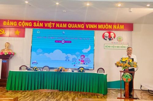 Tập huấn giáo dục nhận thức bệnh, hướng dẫn chăm sóc trẻ teo cơ tủy tại nhà