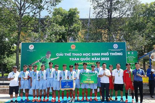 Đồng Tháp đoạt HCĐ môn bóng đá cấp THCS