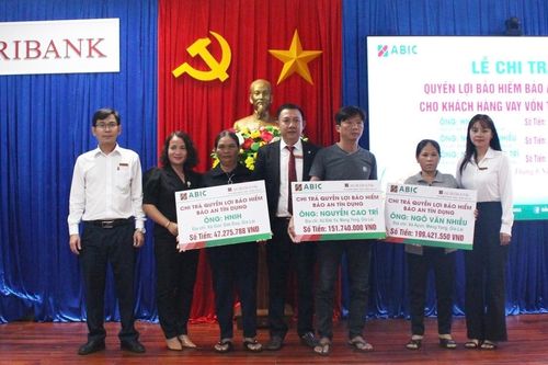 ABIC chi trả bảo hiểm hơn 398 triệu đồng cho khách hàng vay vốn