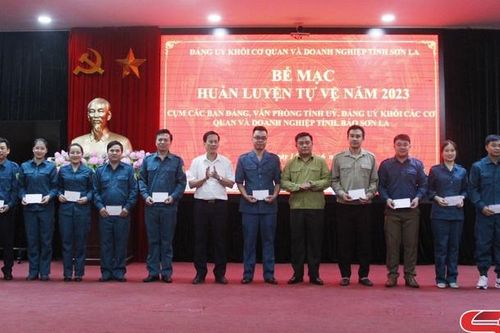 Đảng ủy Khối các cơ quan và doanh nghiệp tỉnh: Bế mạc huấn luyện tự vệ năm 2023