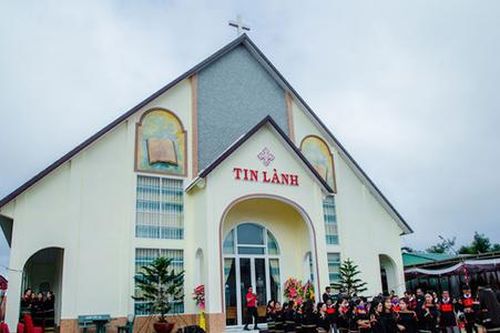 Các tín hữu Tin lành ở Cư M'gar một lòng kính Chúa, yêu nước