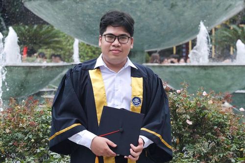 10X Đà Nẵng tốt nghiệp điểm GPA cao nhất lịch sử khoa Địa - ĐH Sư phạm Hà Nội