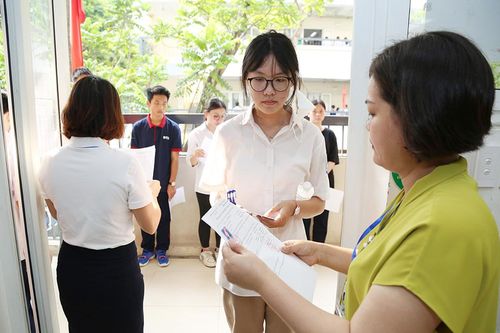 Điểm chuẩn xét tuyển sớm Đại học Ngoại thương cao nhất 30,5